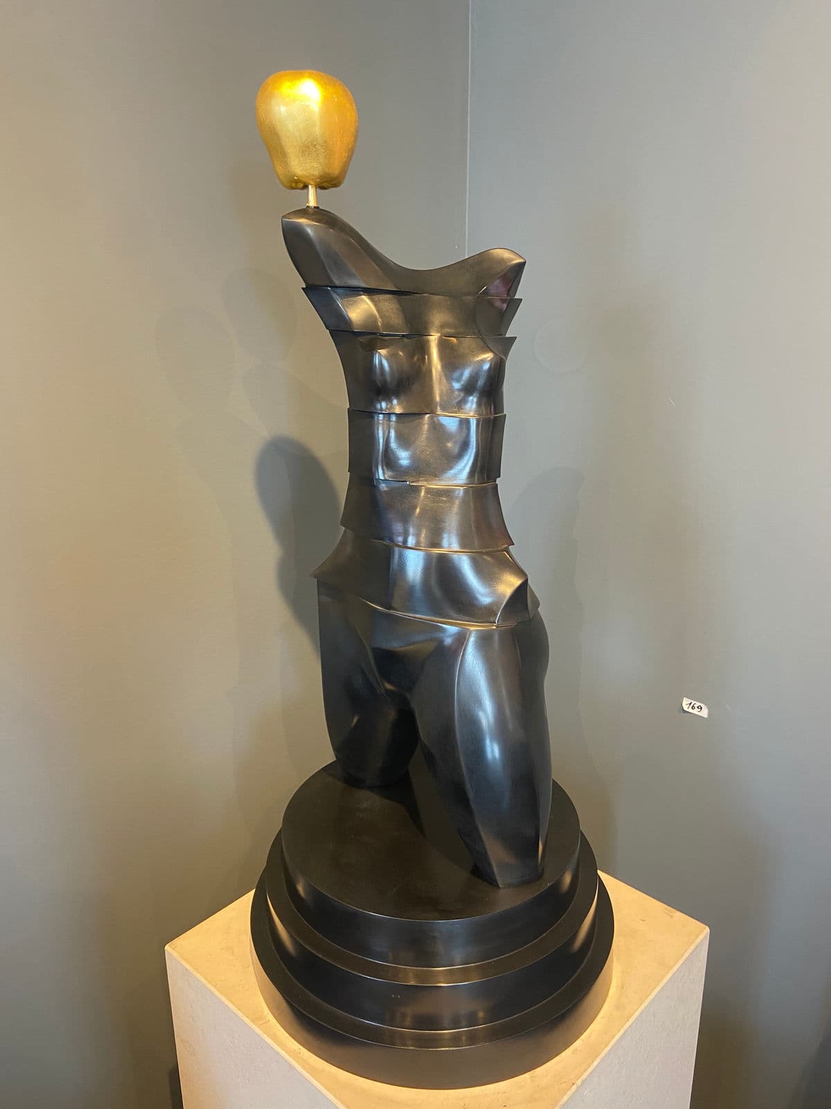 Torso Nero — Isaac Kahn